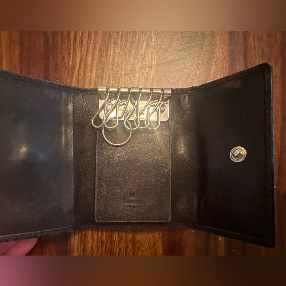 GUCCI Britt Guccissima Leather Key Case Black - Picture 5 of 9